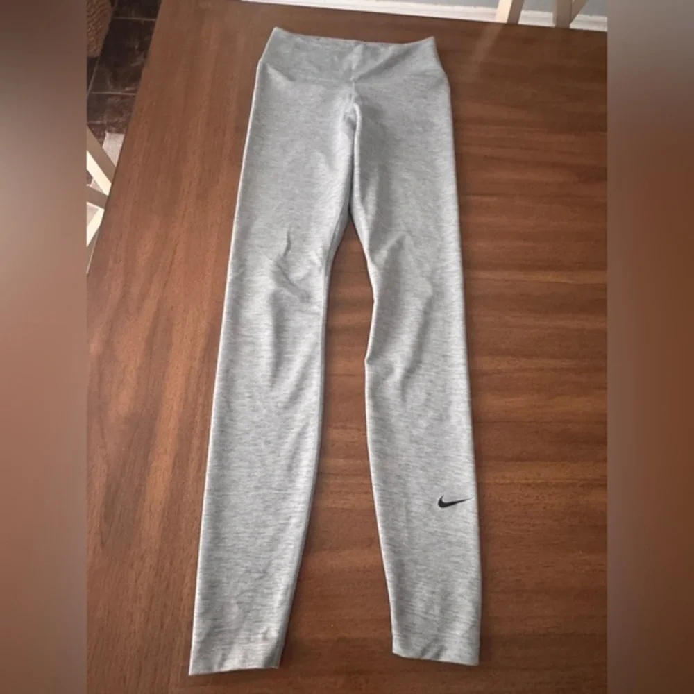 Nike DriFit Women’s Gray Leggings XS